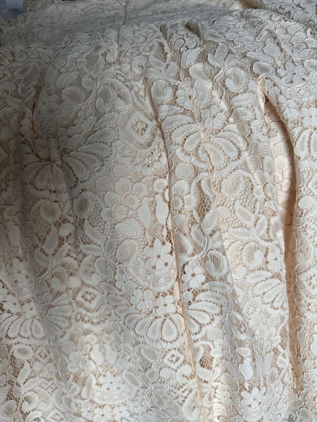 House of CB Vestiti: Cream long sleeve mini dress – Usato da Rüschlikon venduto da tcf_mp8y 4