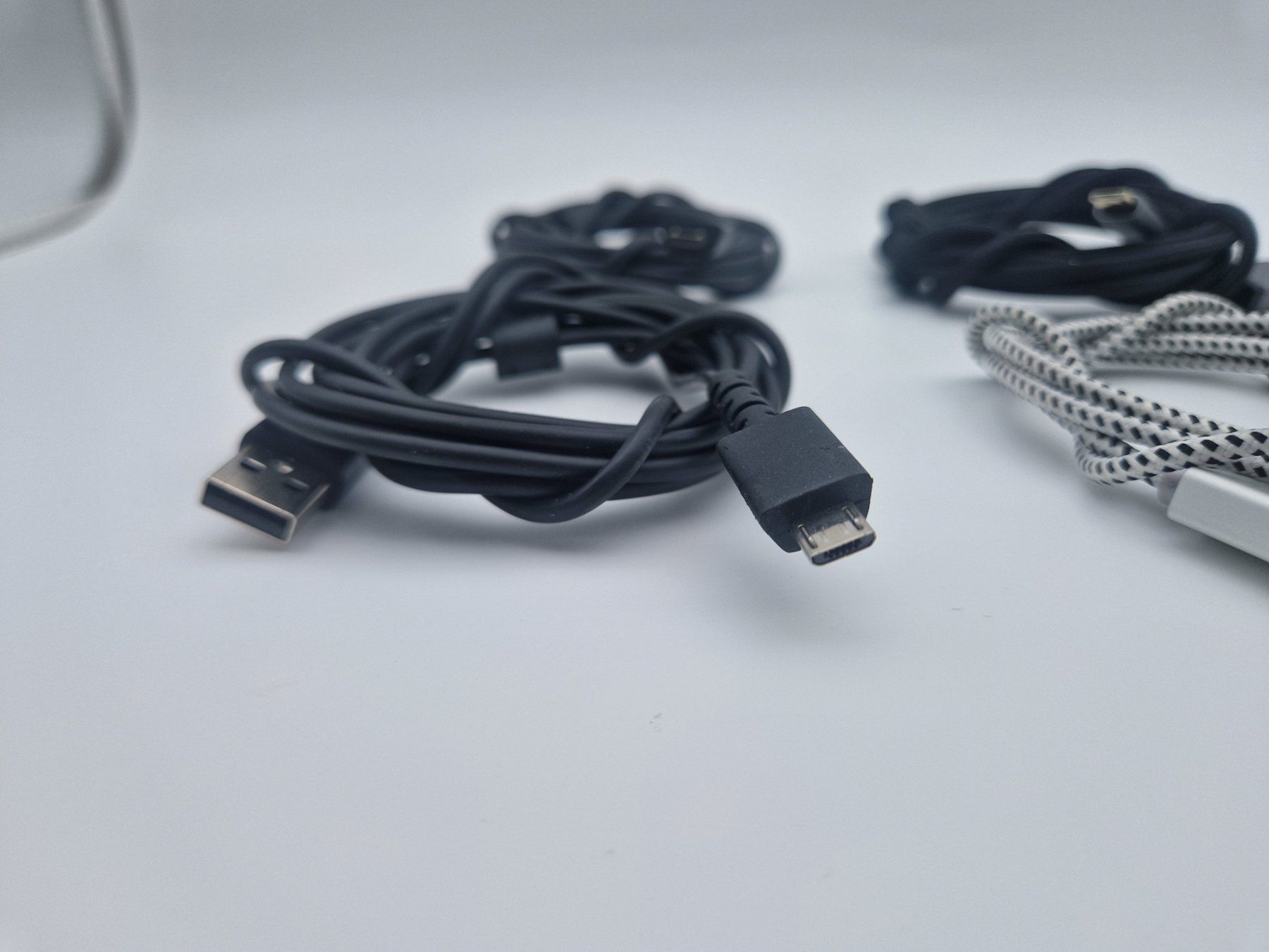 Cavi: 6x Cable Micro USB De Qualité Comme Neuf – Usato da Rochefort venduto da Arkaik_FH_CH 5