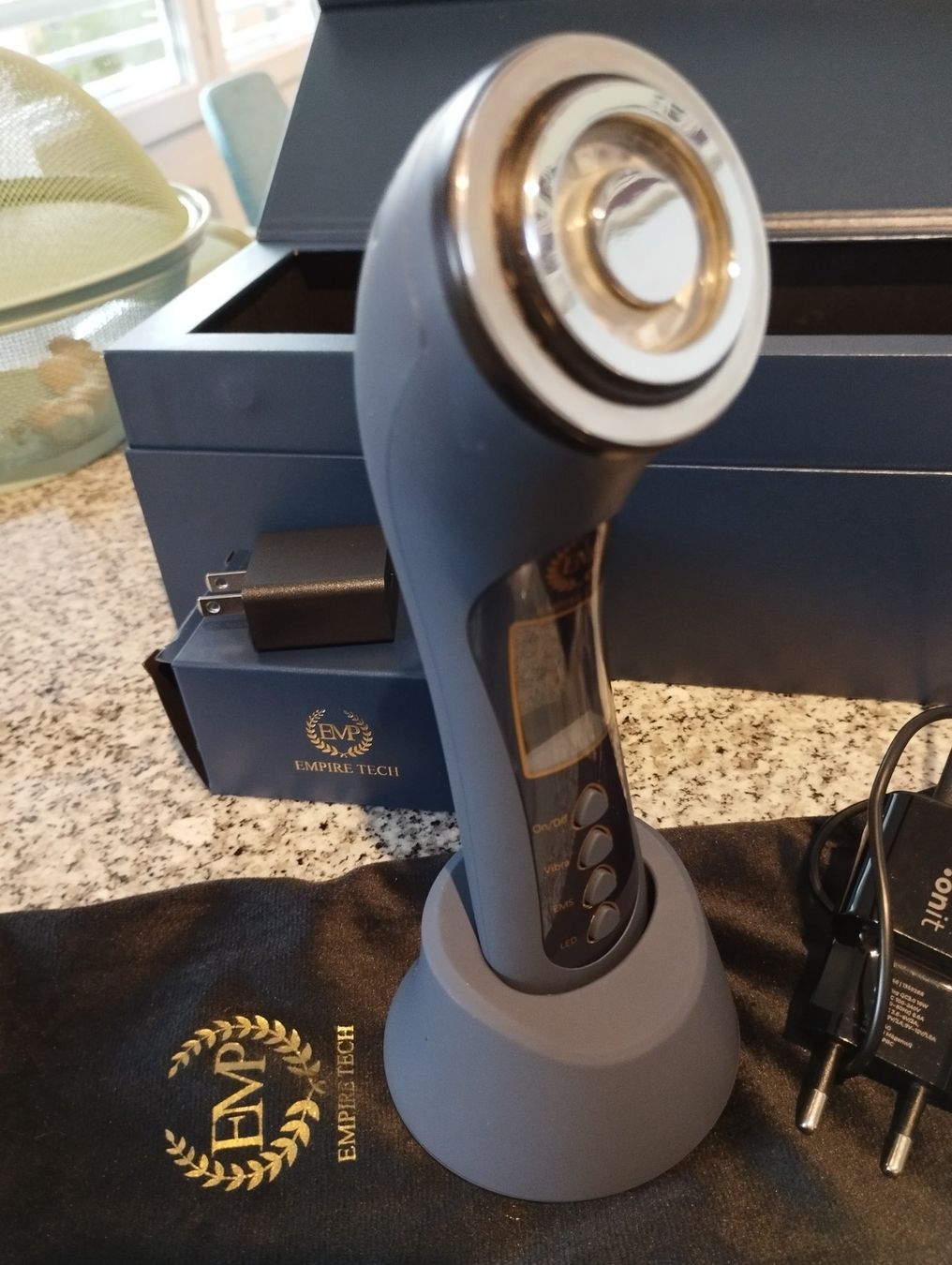 Soins du visage: Marvelous EMS Skincare Revolution System-Beauty-Tool – Neuf avec emballage d'origine à Zürich par ivanadistefano 2