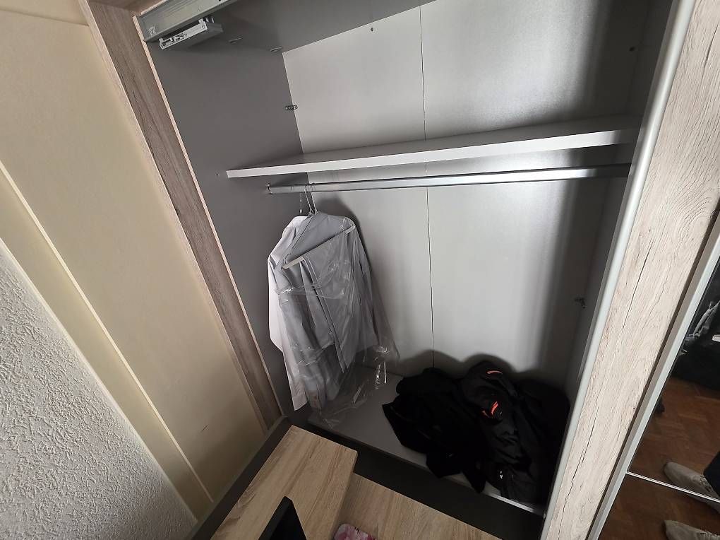 Armoires: Grande armoire – D'occasion à Lausanne par mig_52dc