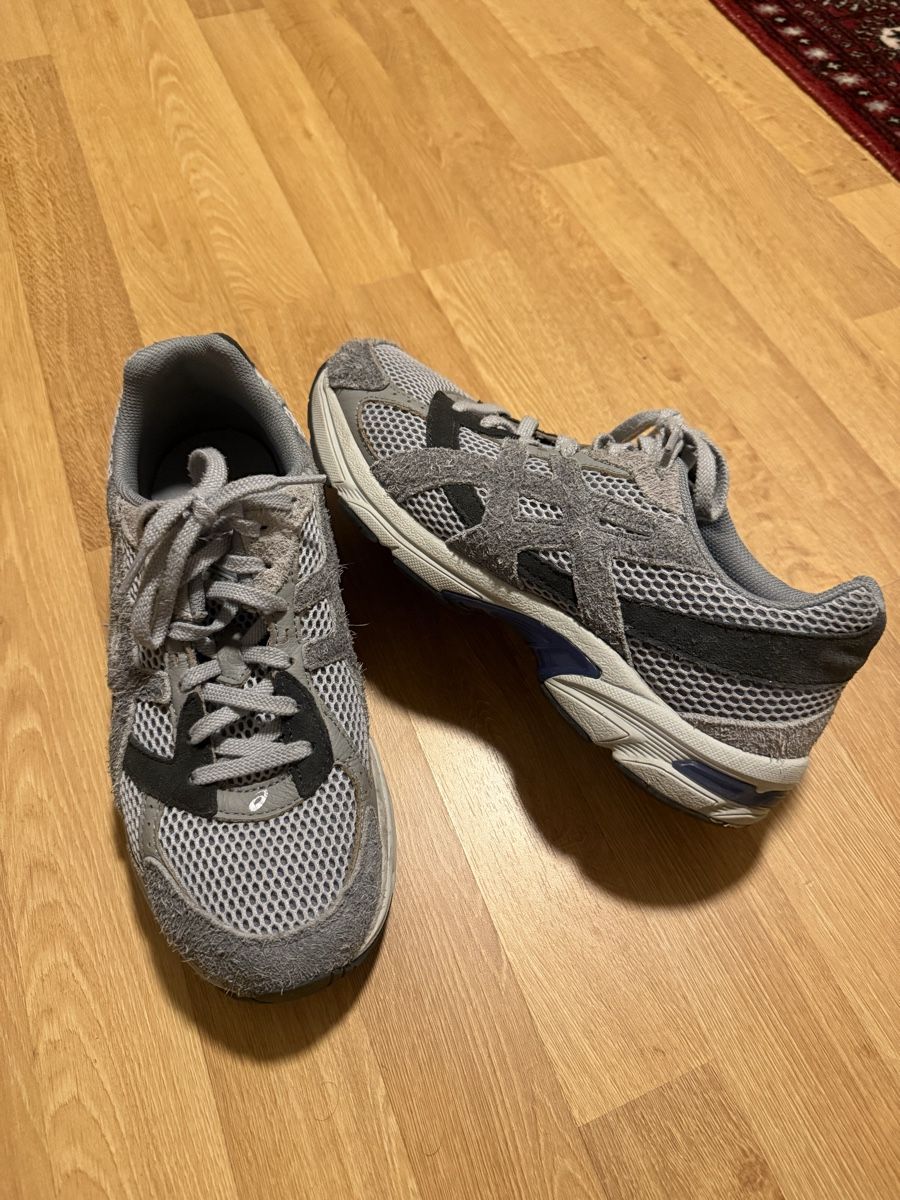 Asics Chaussures hommes: Asics gel 1130 mid grey Gr.44 – D'occasion à Zürich par zoh_26cj 1
