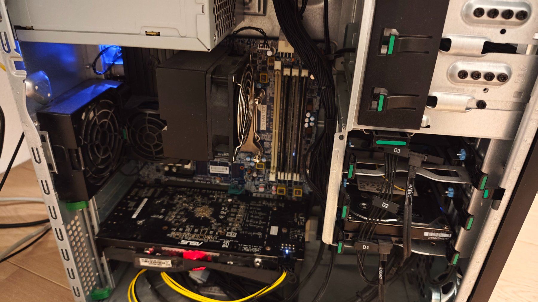 Hewlett Packard PC: Z420 Workstation – Usato da Küssnacht am Rigi venduto da ubender 1