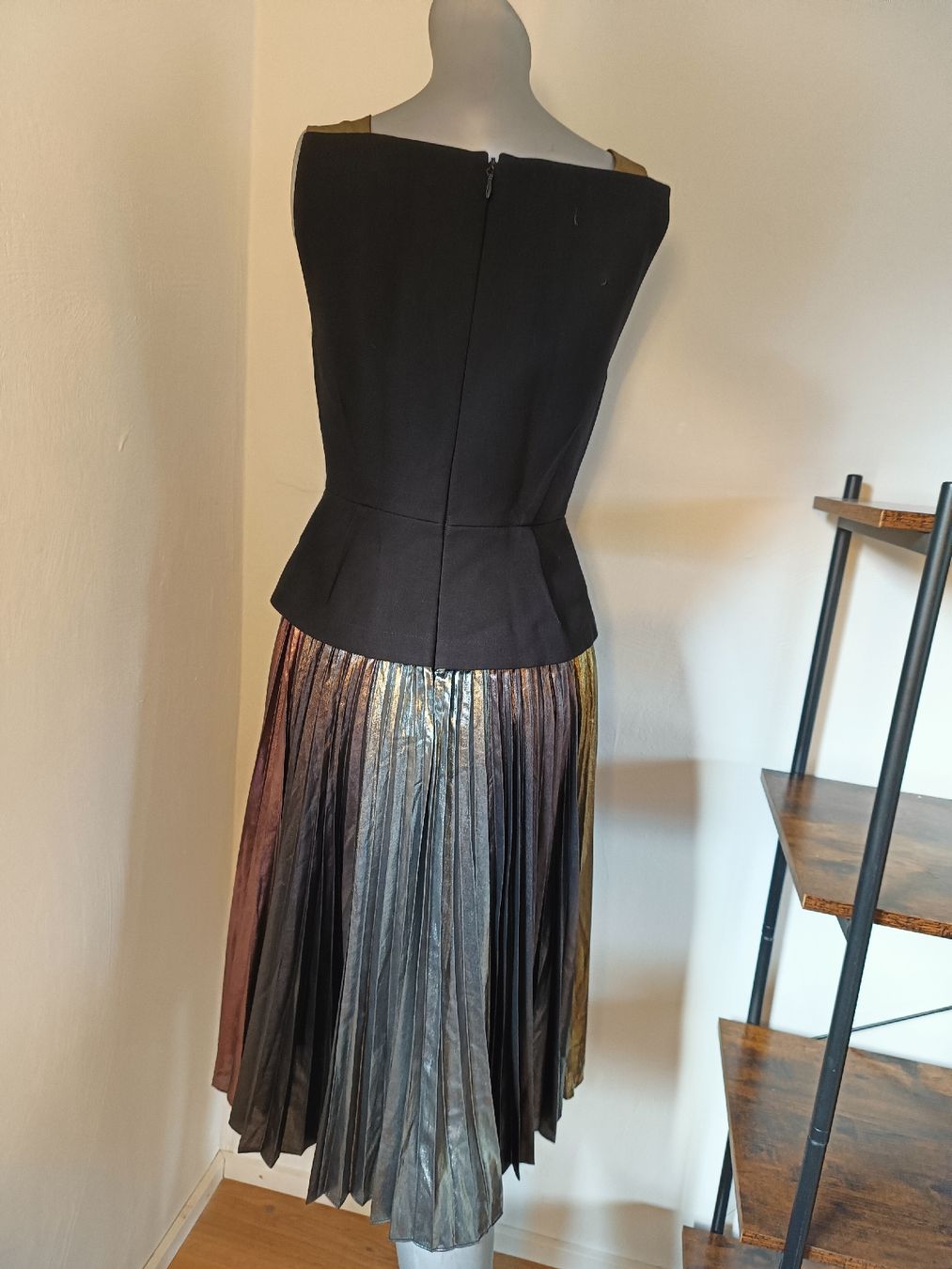 Vestiti: Robe Max Azria L – Usato da Chamoson venduto da Yuriyaa 1