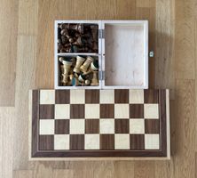 Schachspiel Holzfiguren mit Brett und Box guter Zustand