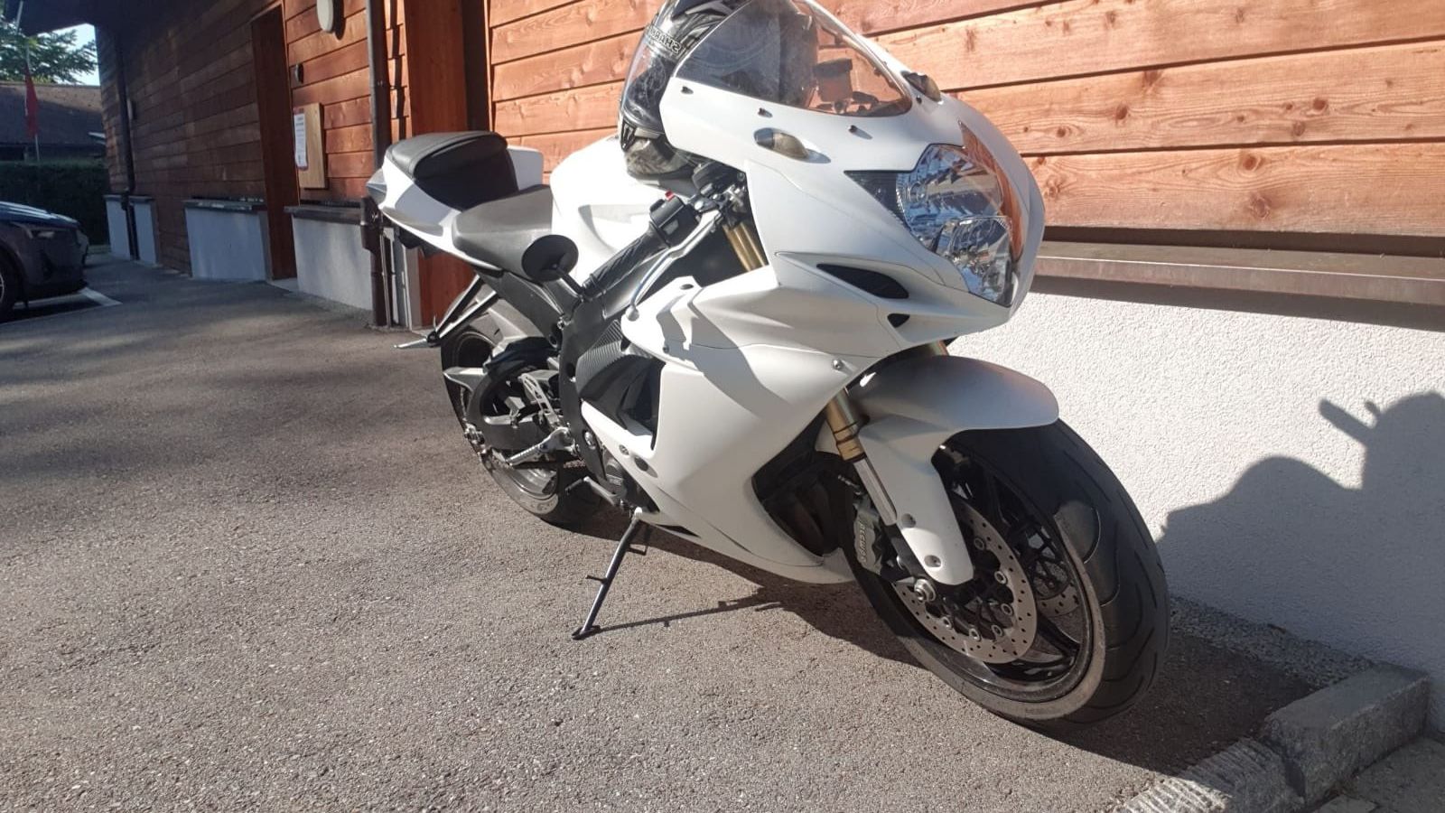 Suzuki Strada: Suzuki GSX R750 – Usato da Niederwangen BE venduto da Uno22Turbo 6