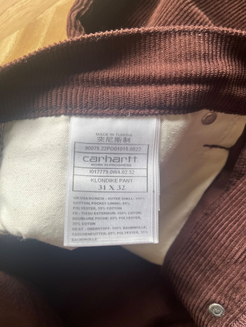 Carhartt Pantaloni: Carhartt Cordhose – Usato da Chur venduto da lea_qg88 3