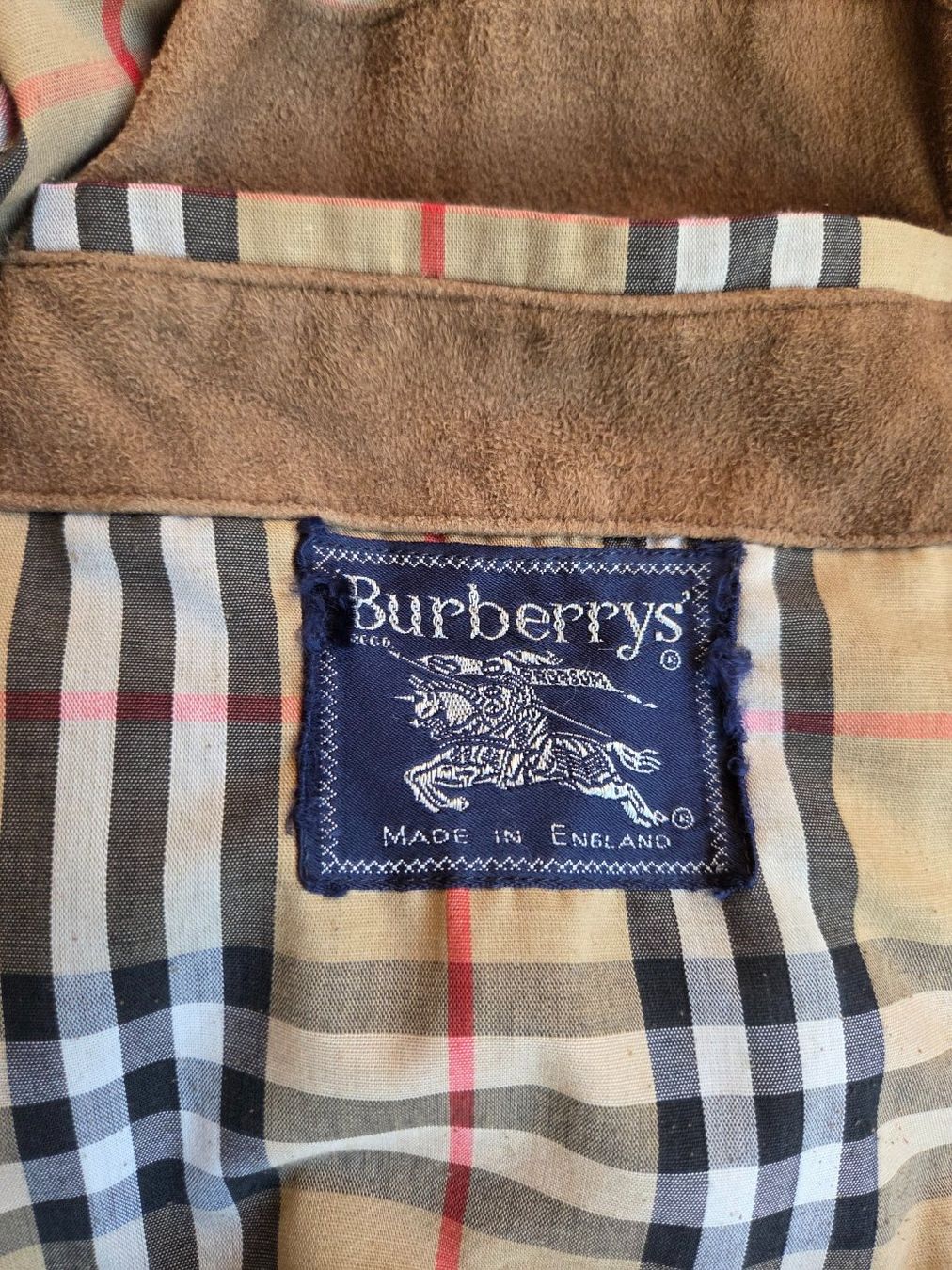 Burberry Giacche: Vintage Burberrys Suede Jacket – Usato da Bern venduto da -Aniko- 4