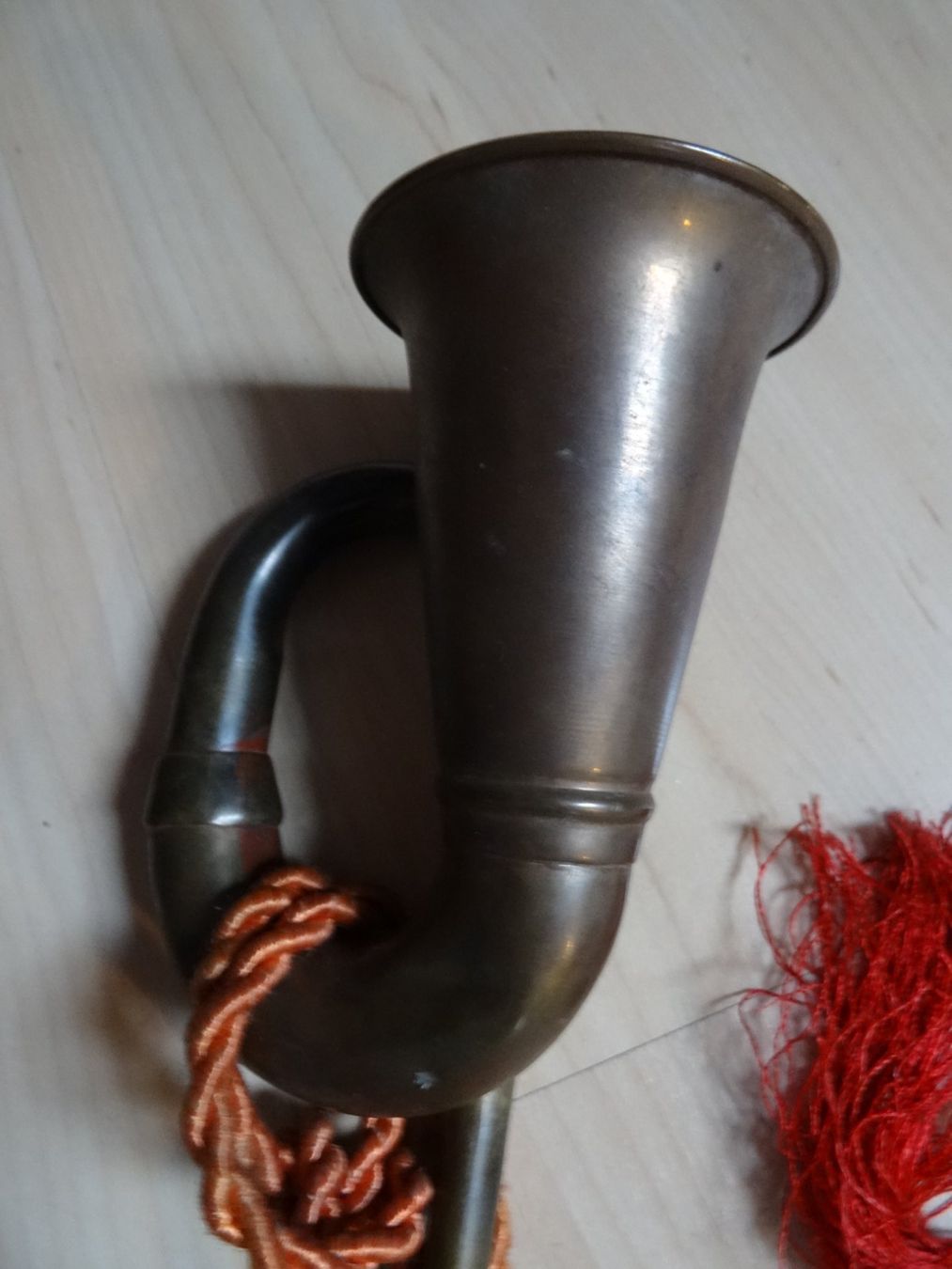 Strumenti musicali: 2 ältere, gebrauchte Hörner zum Sammeln oder als Deko – Usato da Lupfig venduto da Buerkli20 1