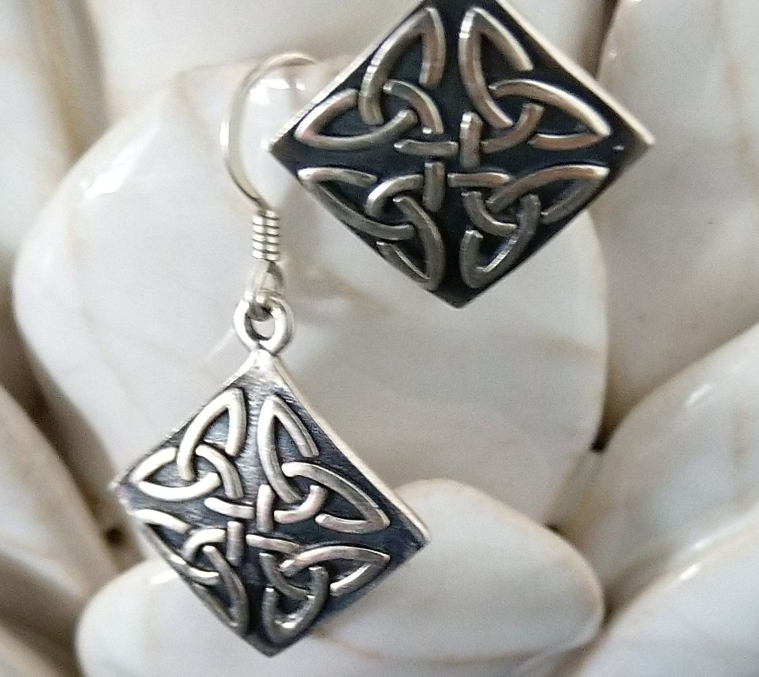 Orecchini pendenti & Orecchini a lobo: KELTISCHER KNOTEN OHRRINGE IN 925 SILBER – Usato da Romanshorn venduto da BoutiqueA 1