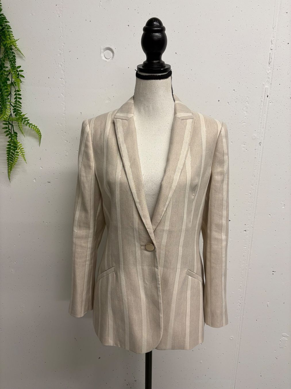Ted Baker Giacche: Ted Baker Leinenblazer gestreift Gr. 36 creme weiss – Nuovo (secondo la descrizione) da Regensdorf venduto da secondchancefashion 2