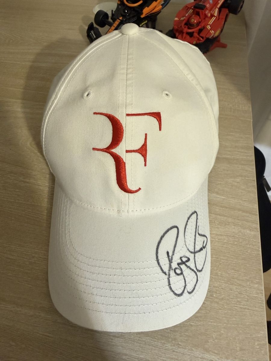 Autographes: Kappe mit Unterschrift von Roger Federer – Neuf (Voir description) à Bülach par Coffeefreeeek 2