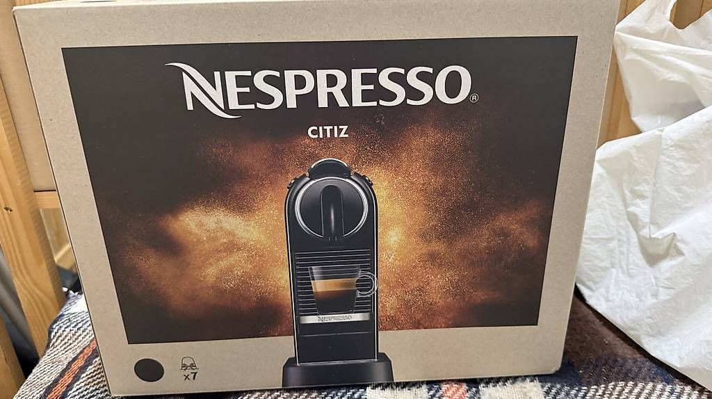 Kaffeemaschinen & Espressomaschinen: Nespresso Kaffeemaschine  – Neu und originalverpackt aus Chur von Johannje 2