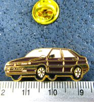 SEAT TOLEDO AUTO PIN GEPRÄGT GOLDIG