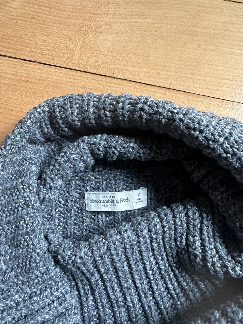 Abercrombie Pullover & Sweatshirts: ABERCROMBIE & FITCH - Strickpullover grau M – Gebraucht aus Zürich von Diazaio 3