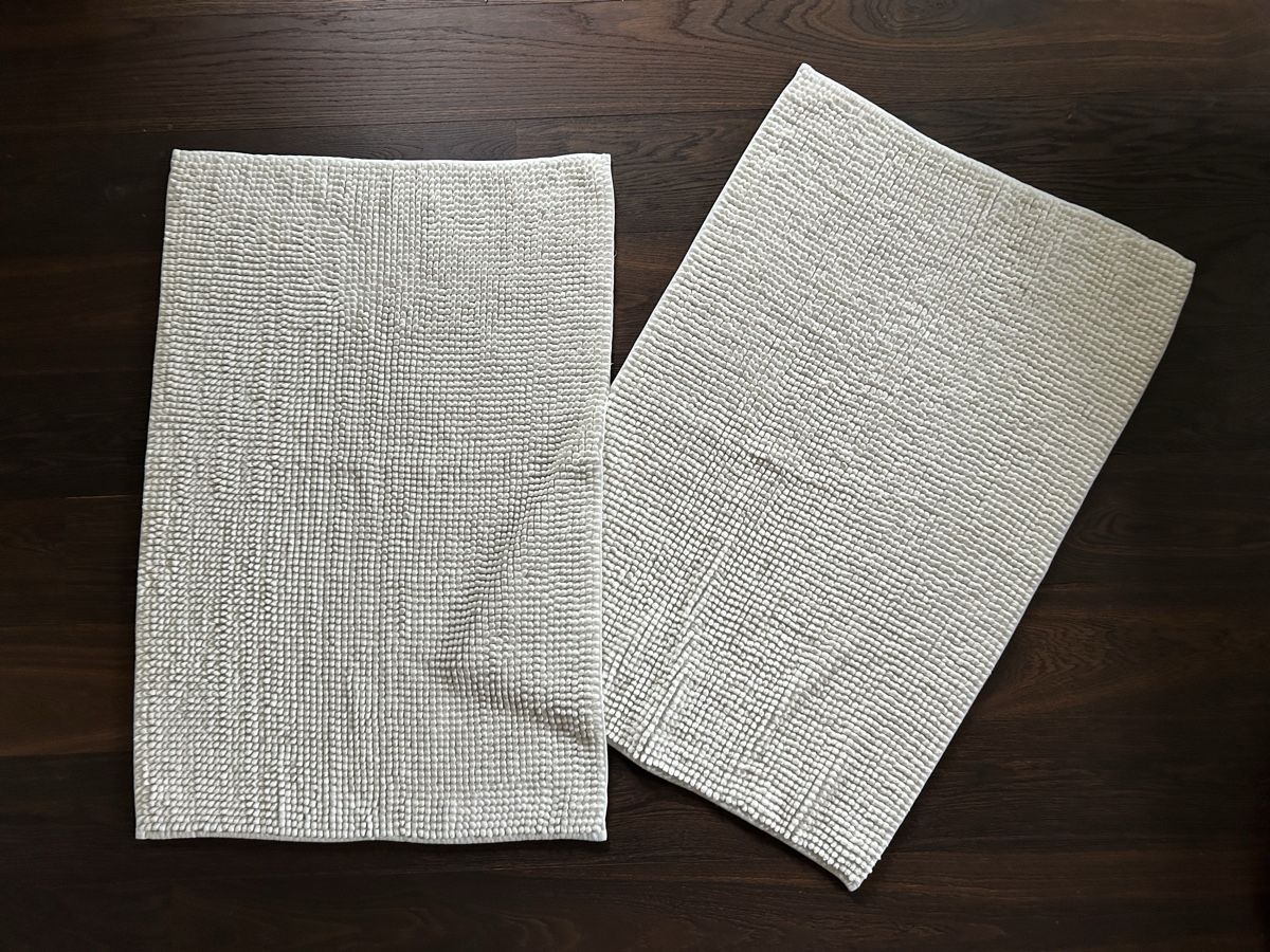 Teppiche: hochwertiger Badezimmerteppich, weiss-crème – Gebraucht aus Grüt (Gossau ZH) von guetsli80