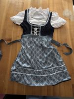Dirndl mit Bluse und Schürze 