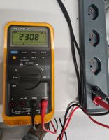 Fluke 87 mit Messpitzen Fluke TL75