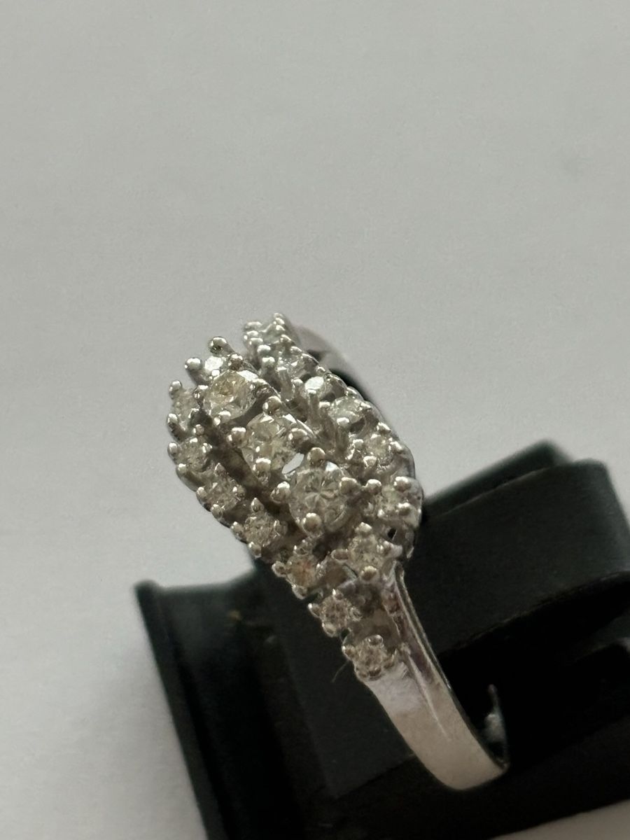 Ringe: Ring Weissgold / Diamanten 18 Karat – Gebraucht aus Langnau am Albis von flusspflege