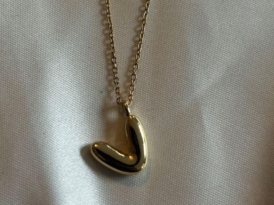 Catenine: Kette mit Edelstahlanhänger V verstellbar – Nuovo (secondo la descrizione) da Bern venduto da FreitagsSachen22