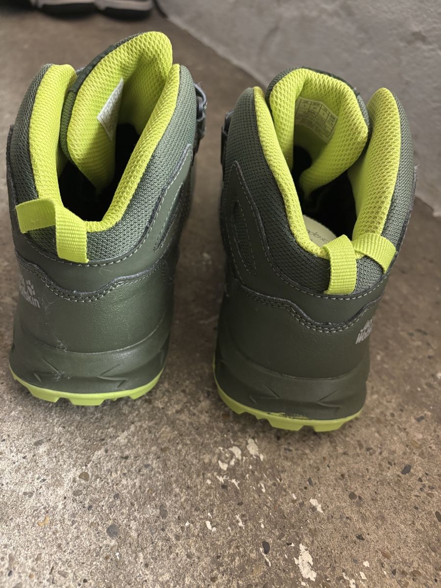Jack Wolfskin Scarpe per ragazzi: Jack Wolfskin Wanderschuhe Jungs, Grösse 37 – Usato da Büren an der Aare venduto da Nikito2001 1