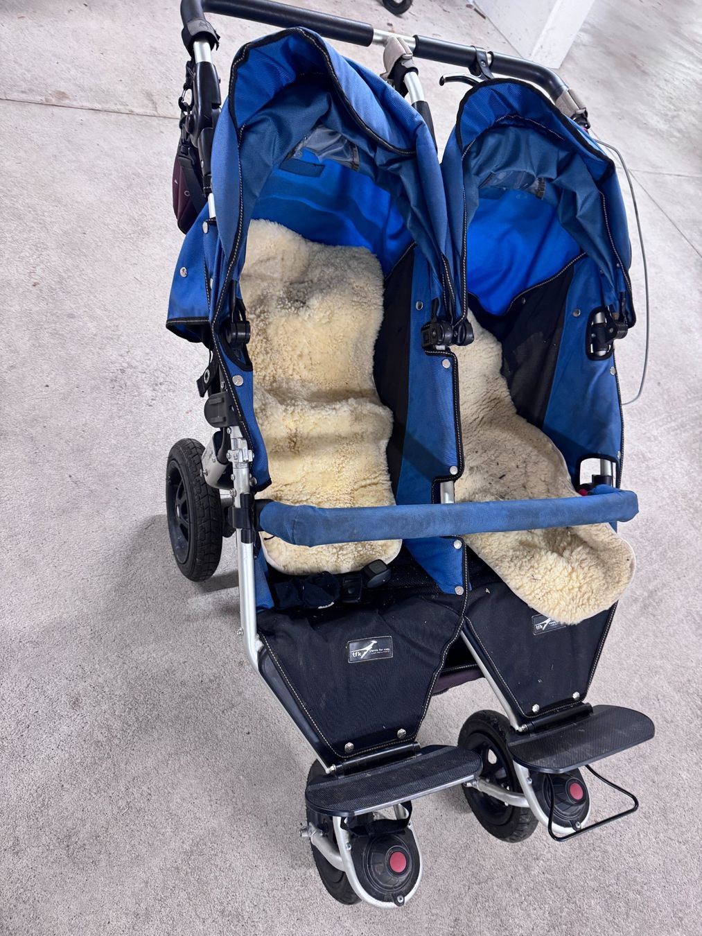 TFK Carrozzine: Doppelkinderwagen (TFK) – Usato da Winterthur venduto da Yolozo