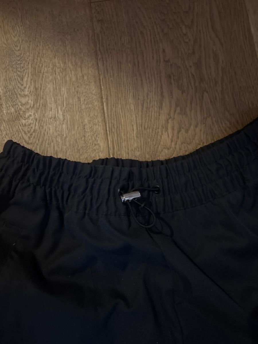 Nike Pantalons: Hose Nike Schwarz  – D'occasion à Hedingen par lil_g25v 1