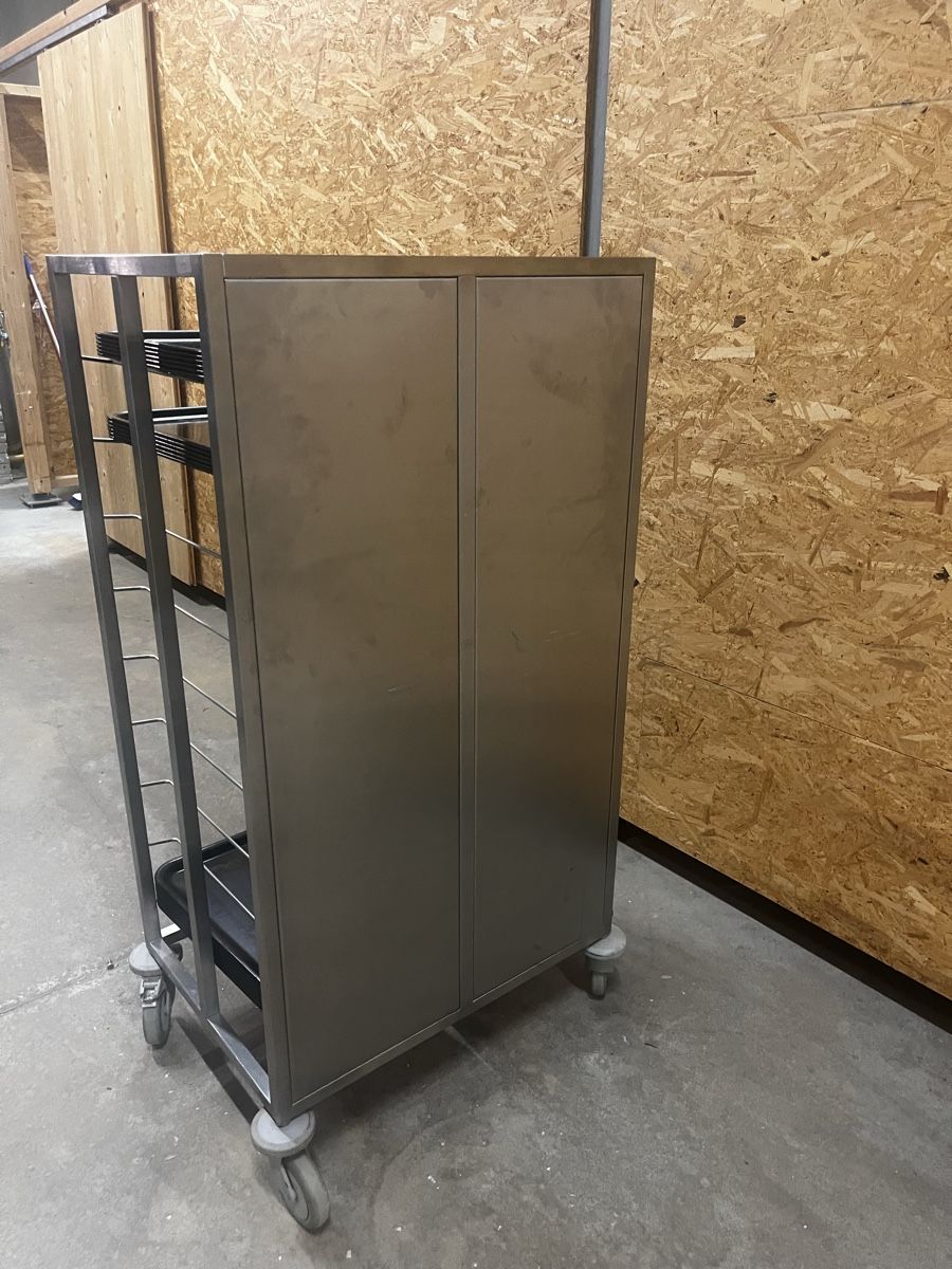 Küchengeräte: Tablett-Abräumwagen inkl 100 x 1/1 Tabletts – Gebraucht aus Dittingen von Cervolino77 4