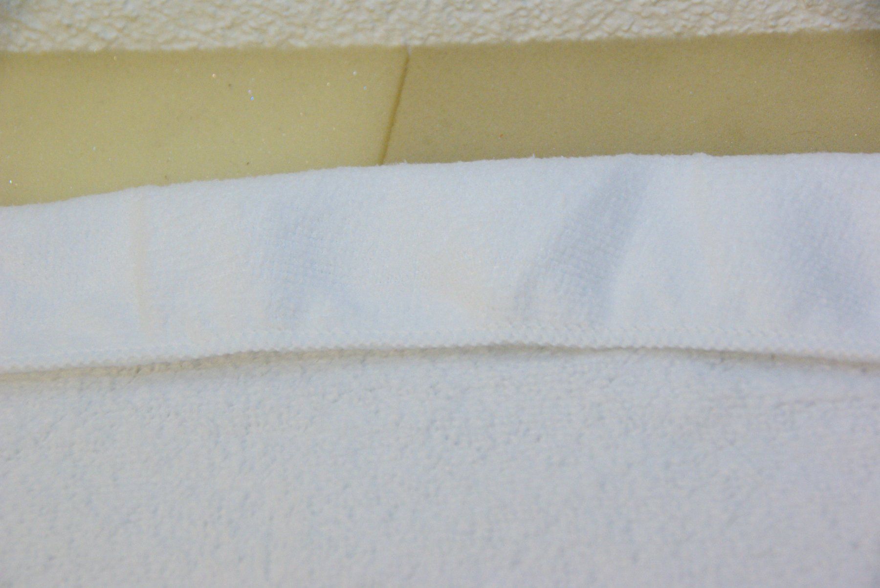 Teli da bagno: weisses Tuch, 80% Polyester + 20% Polyamide – Nuovo (secondo la descrizione) da Herisau venduto da Cevianer1844 3