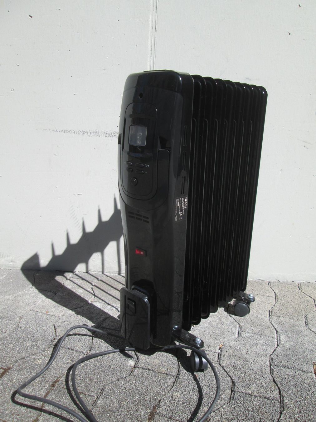 Radiatori: Oelradiator FIESOLE / 800/1200 oder 2000 Watt / neuwertig – Nuovo (secondo la descrizione) da Rapperswil SG venduto da designandmore 1