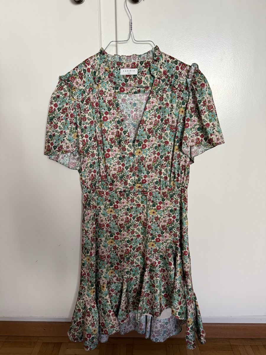 Sandro Robes: Robe sandro à fleur  – D'occasion à Genève par dan_gn7t