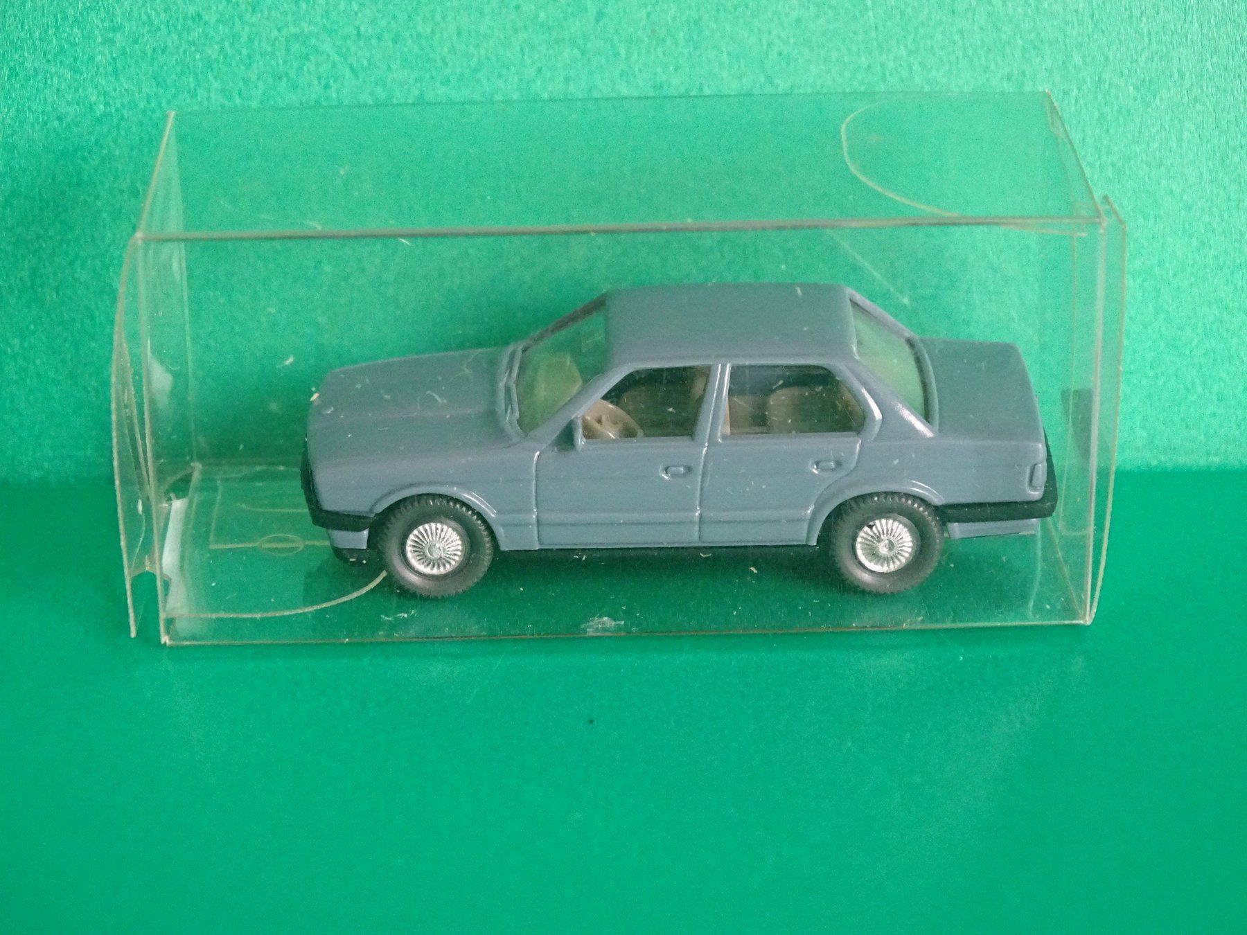 Wiking Modellini d'auto: BMW 320i von Wiking 1/87 – Usato da Bretzwil venduto da Meex 3