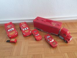 Lot voitures Flash McQueen et camion transporteur occasion