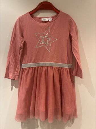 Schönes Kleid Gr. 104