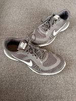 Nike Damen-Trainings- und Fitnessschuh WMNS Flex Trainer 6