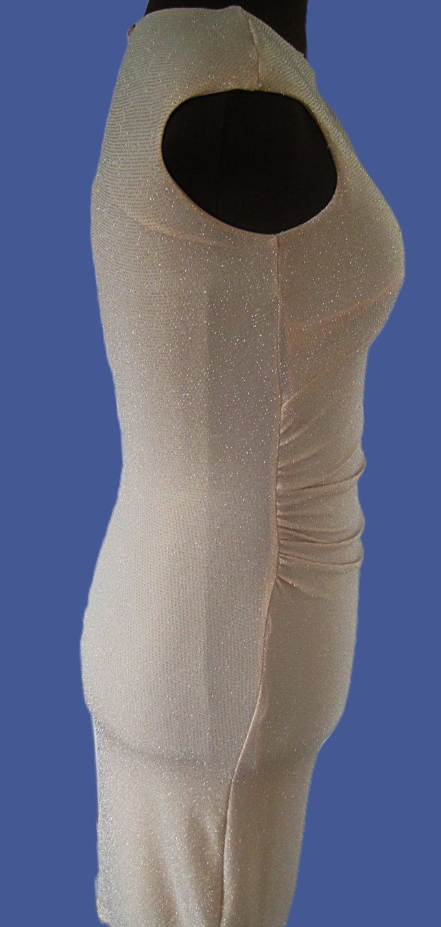 Kleider: Figurbetontes Glitzerkleid hellrosa mit Raffungen & Cut-Out – Gebraucht aus Rickenbach Sulz von Sodeli23 2