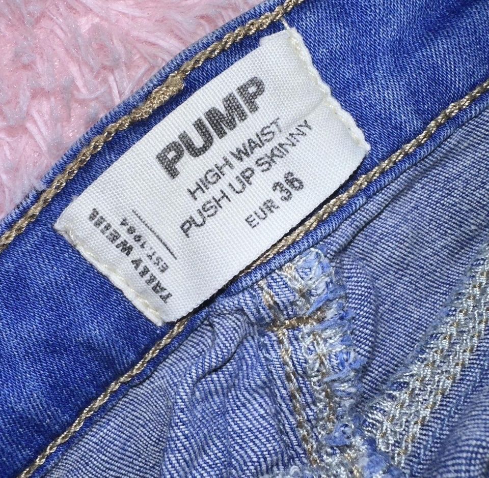 Tally Weijl Pantaloni: Blaue Push-Up High Waist Hose – Usato da Winterthur venduto da nik_pr58 1