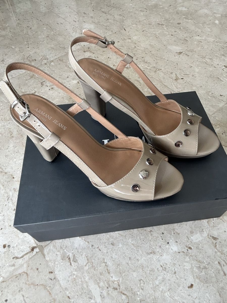 Armani Damenschuhe: Sandali Armani numero 40 – Gebraucht aus Locarno von Matic04 8
