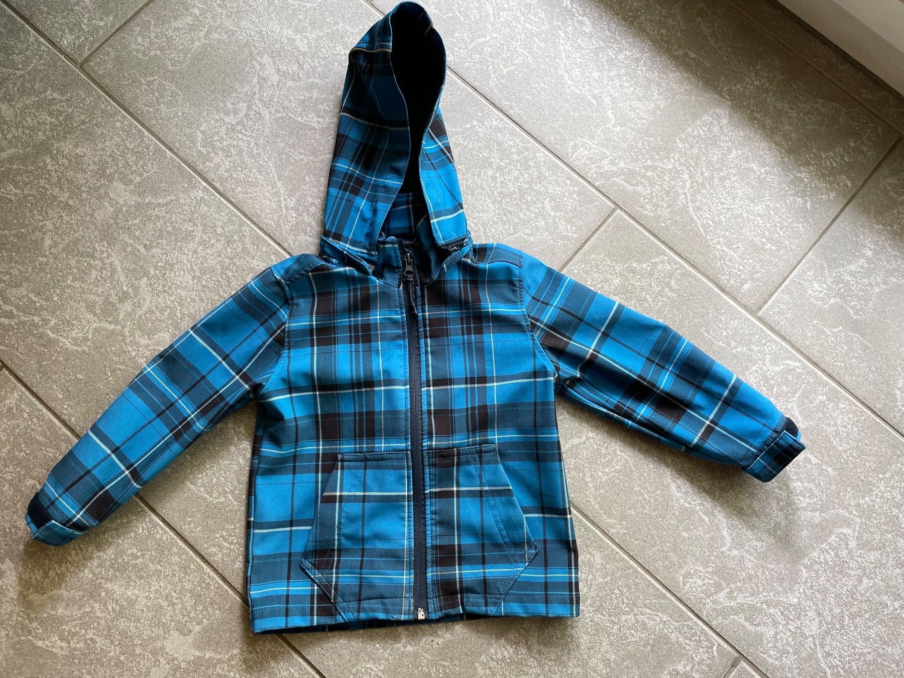 Giacche & Cappotti: Softshell Jacke outburst Gr. 98 – Usato da Langnau am Albis venduto da Elli2013