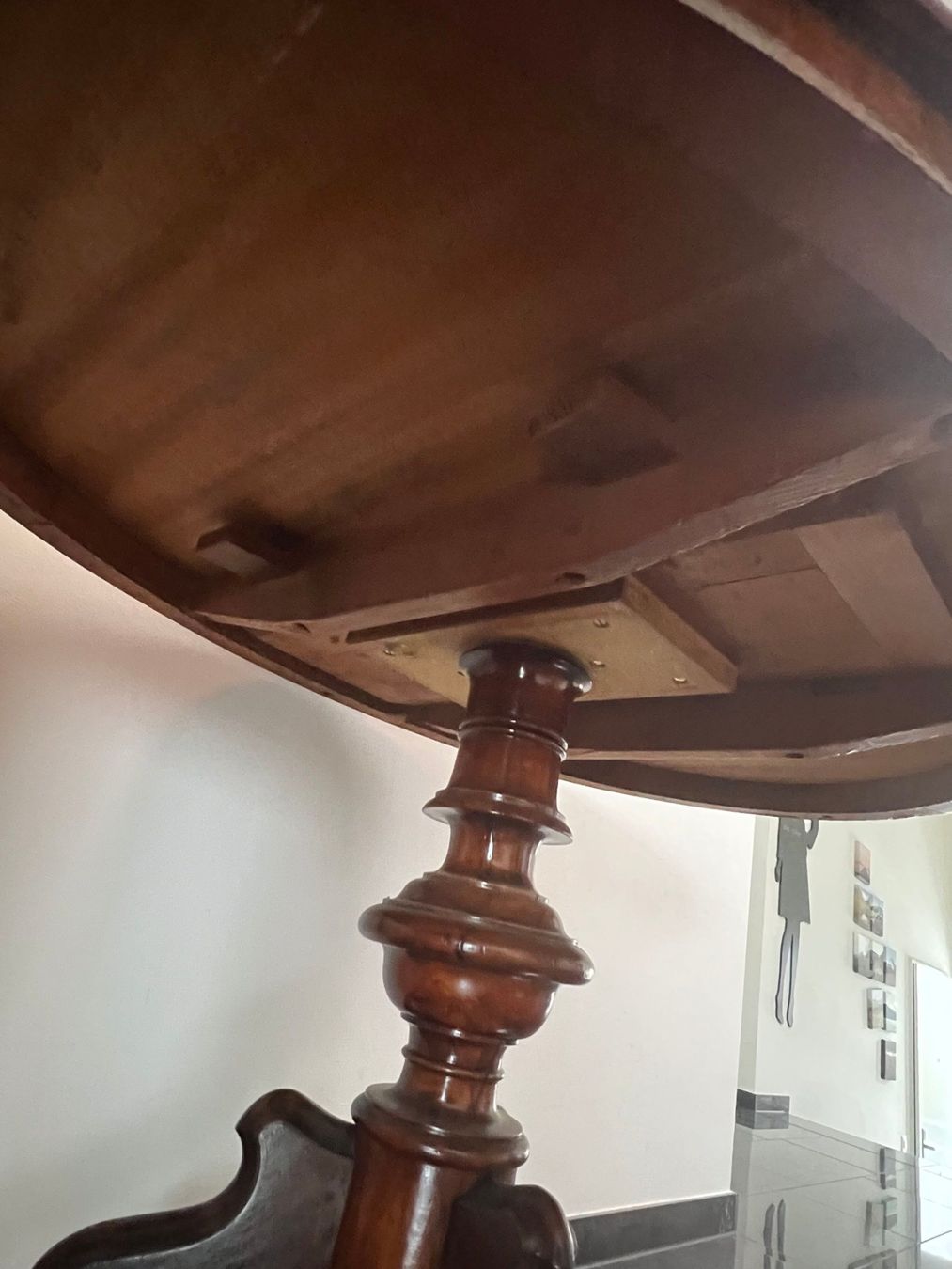 Tavoli: Antiker ovaler Biedermeier Ess- oder Salontisch – Usato da Zofingen venduto da travelller 4