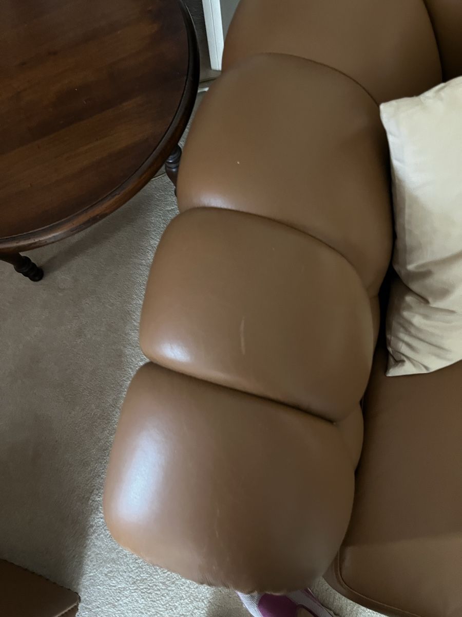 Divani: Ascot designer - Chesterfield  style leather 2 seater sofa – Usato da Zürich venduto da ajl_x6tg 2