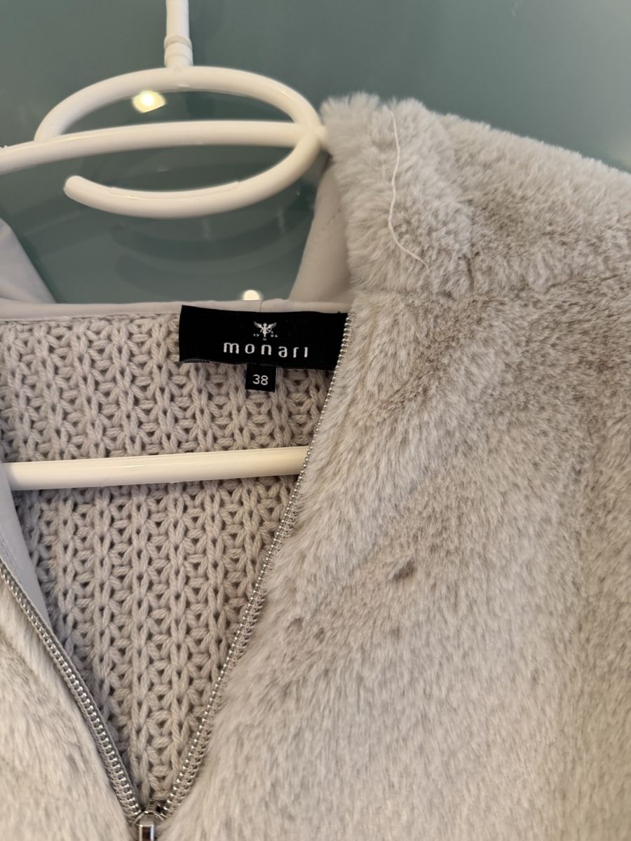 Monari Giacche: Monari Strickjacke mit Fellbesatz – Usato da Wollerau venduto da emelyvalerie 1