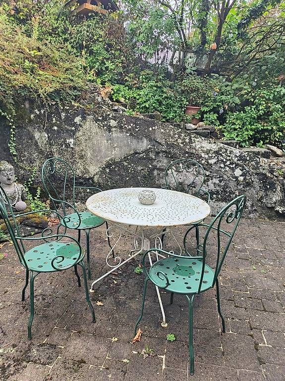 Set de table et chaises: Gartentisch und Stühle Komplett – D'occasion à Schaffhausen par Airsue