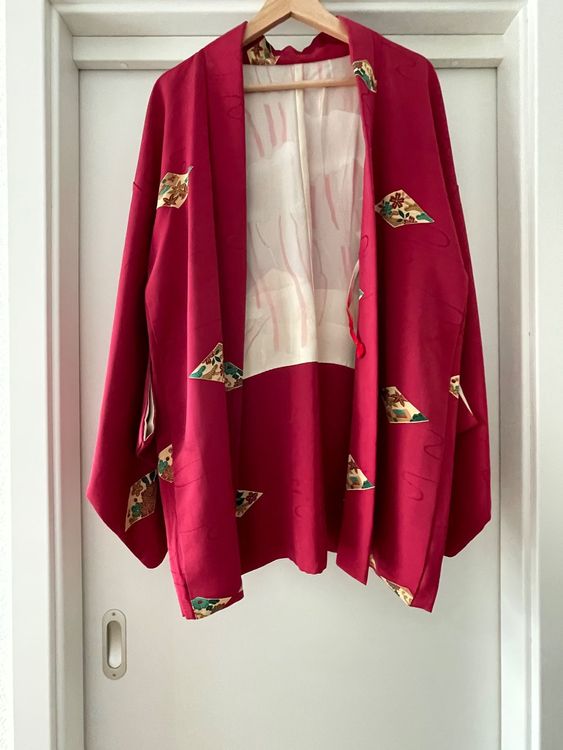 Kimono-Hundeshirt – Stylisch Mit Kranich-Motiv Und Goldfolie