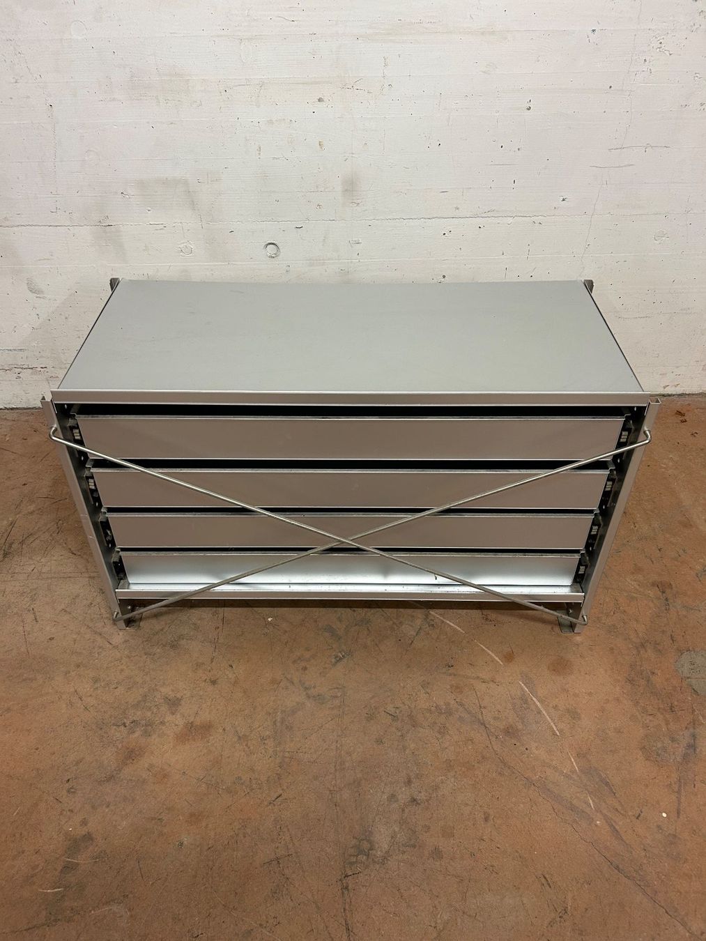 Kommoden: Kommode aus Aluminium – Gebraucht aus Zürich von  4