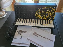 Synthétiseur Korg MS-20 mini monophonique avec accessoires
