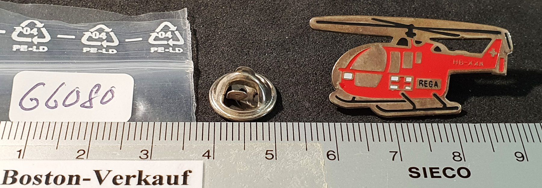 Rega Placchette & Badge: GG080 - Pin REGA Helikopter – Usato da Reinach BL venduto da Boston-Verkauf 1