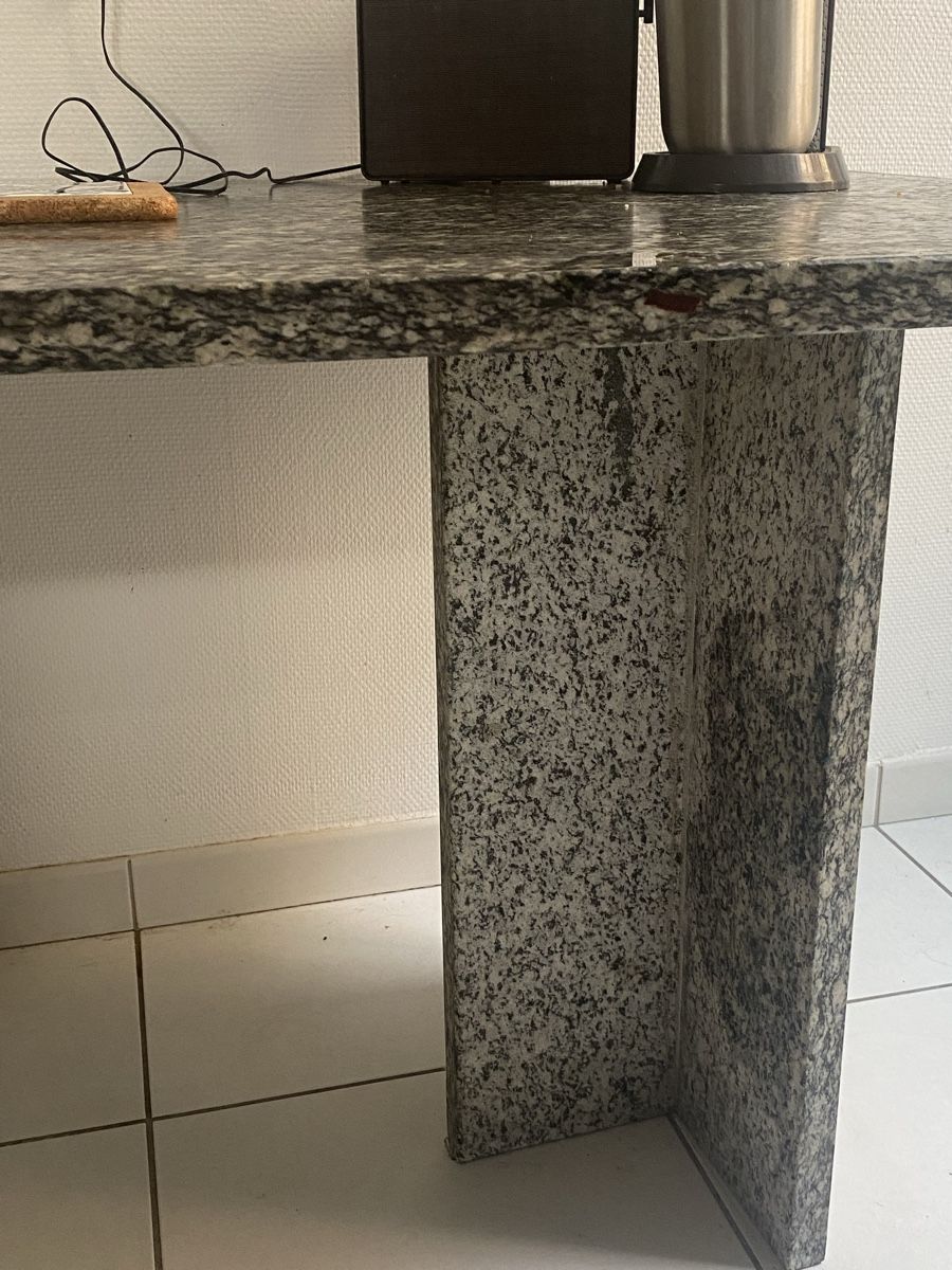 Tavoli: Magnifique table en Granite robuste et durable – Usato da Lausanne venduto da mar_pmn6 4