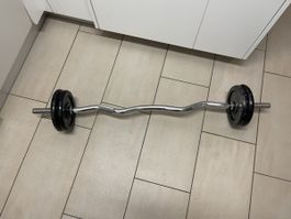 Curlstange mit 4x5kg Hantelscheiben 
