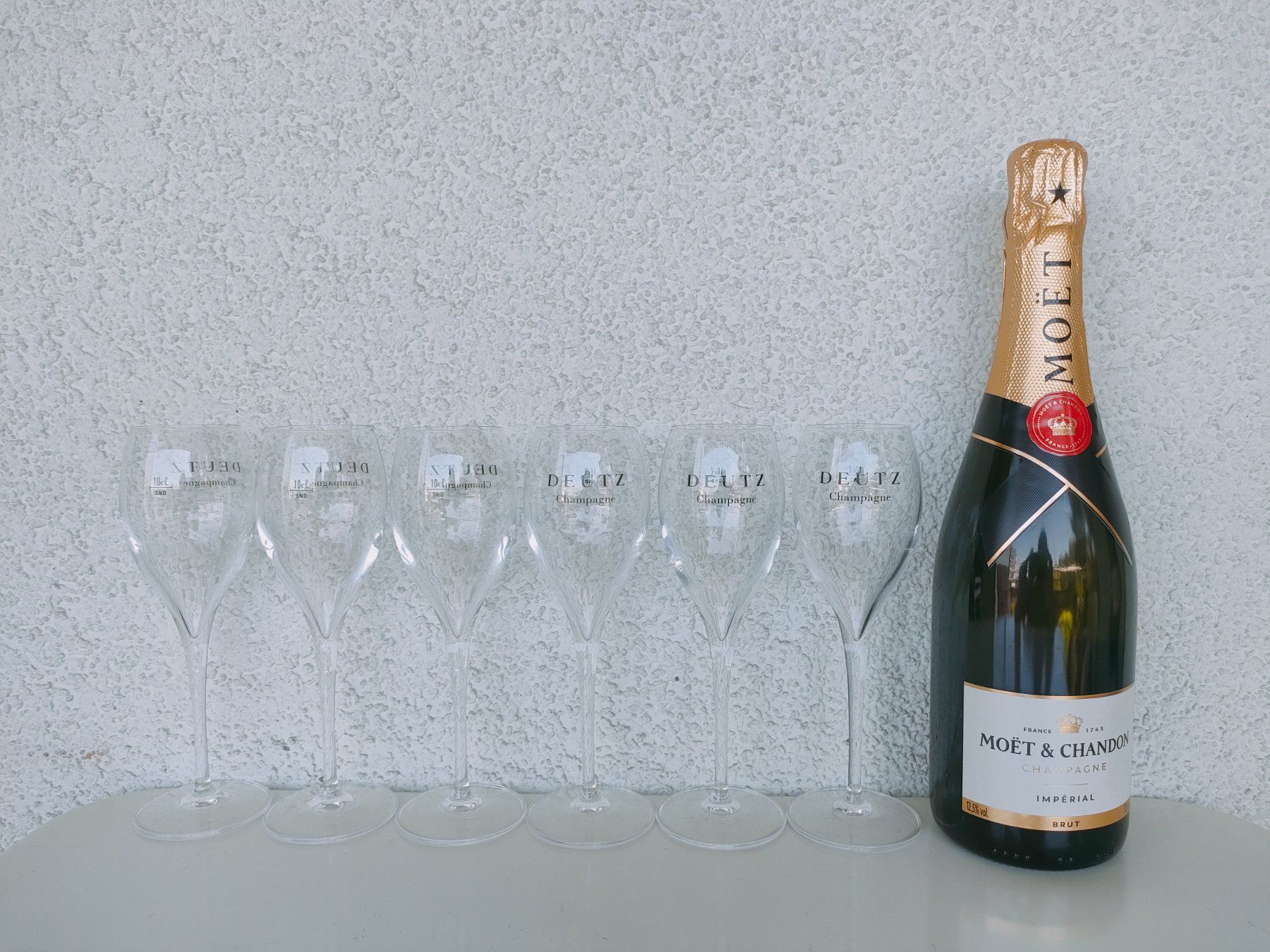 Moet Vins: Wunderschönes Set Moët Champagner mit Gläser – Neuf avec emballage d'origine à Dietikon par MJ_Sporting 1