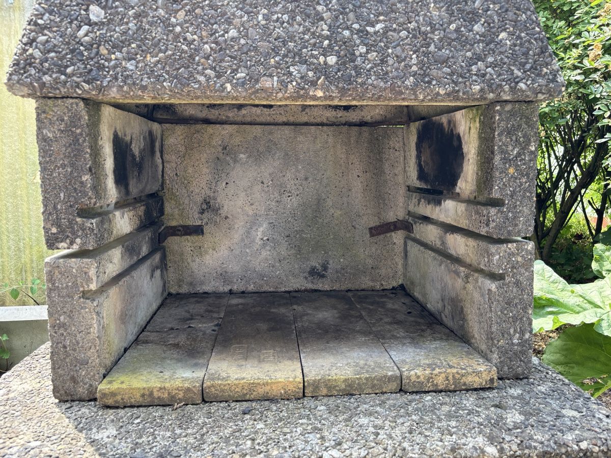 Camini: Kamin Garten Waschbeton – Usato da Rothrist venduto da Shinobi0 5